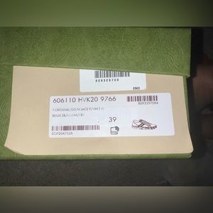 Women’s Gucci sneakers